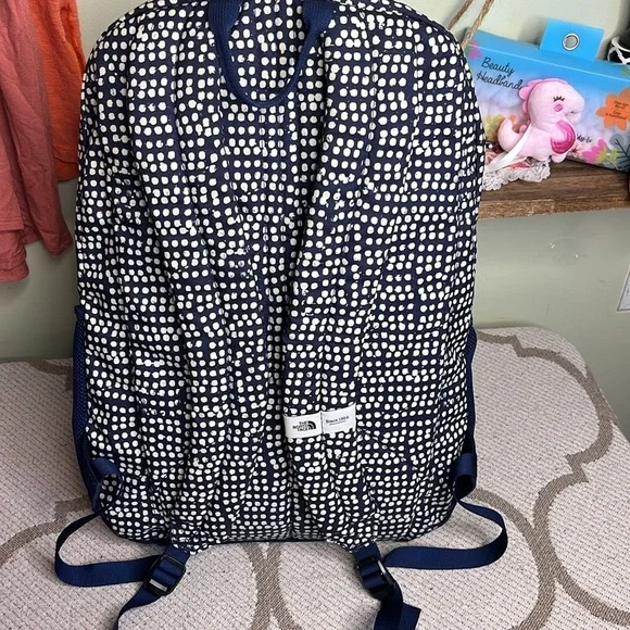 The North Face Wise Guy Backpack, Navy White, Medium Size school bag, hiking - Picture 6 of 17